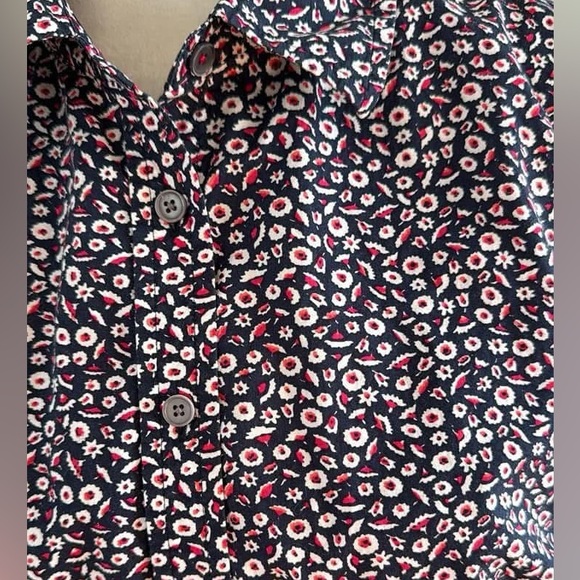 Floral Navy Button-Up Blouse - Picture 4 of 5